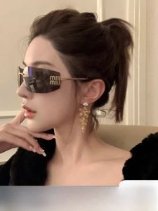 Fashionable Curved Unframed Womens Sunglasses Anti-Uv Elegant Retro Style Comfortable Titanium Frame Cat Eye Shape for All Face Types
