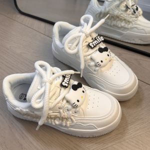 รองเท้าผ้าใบหนาลายแมว KT สำหรับผู้หญิง ฤดูใบไม้ผลิและฤดูใบไม้ร่วง ส้นสูง รองเท้าผ้าใบพื้นแบนแบบลำลองสำหรับนักเรียน รองเท้าผ้าใบแบบอเนกประสงค์