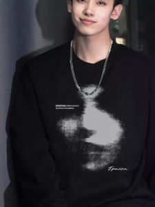 เสื้อยืดคอกลมแขนยาวผ้าฝ้ายสไตล์อเมริกันไซส์ใหญ่ 300 ปอนด์ เสื้อผ้าทำงานสไตล์ฤดูใบไม้ร่วงสำหรับทั้งชายและหญิง