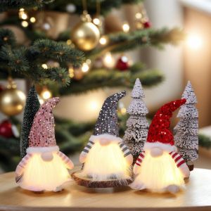 New Christmas decorations high-end Christmas dwarf dolls with lights (using size 7 batteries not including batteries) Rudolf Christmas gift decorations Christmas doll decorations knitted hats Rudolf dolls dwarf faceless doll decorations