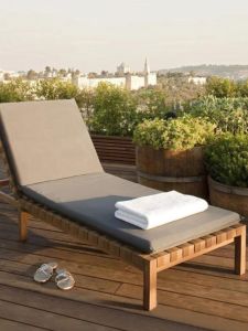 Outdoor Waterproof Sunproof High-end Wood Lounge Bed with Rattan Chairs