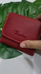 3พับกระเป๋าสตางค์ใบสั้นแต่ใส่แบ๊งค์ยาวไม่ต้องพับ  สไตล์พกพาสะดวก 4นิ้ว