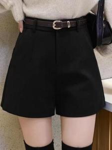 Black Woolen Shorts Womens Fall and Winter Outer Wear Small High Waist Loose Pants 2024 New Arrival Slim Looking Base Boots Pants