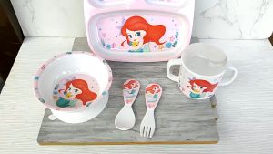 Disney จานอาหารเมลามีน ลายการ์ตูนเจ้าหญิงนางเงือก ของแท้ สําหรับเด็ก