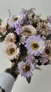 Bunga Garbera Panca Warna Cabang 6 - bunga Imitasi artificial kain untuk dekorasi wedding atau dekorasi pelaminan dan dekorasi kamar dekorasi rumah dekorasi cafe Import premium termurah artifisial palsu kain