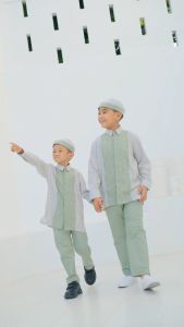Fatih dan Firra - Ghie Setelan Baju Muslim Koko Anak Laki-laki : Plus Peci Unik Usia 4-10 Tahun