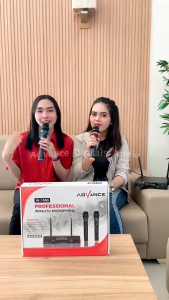 Advance microphone wireless profesional MIC-W1060 mic karaoke suara jernih wireless microphone UHP microphone system microphone wireless double Garansi Resmi 1 Tahun