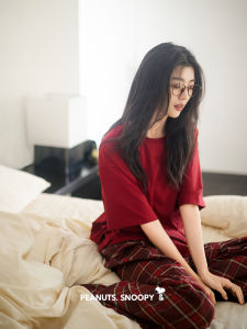 ชุดนอนผู้หญิง Pure Cotton Sensation ทรงหลวม แขนสั้น ลายสก็อต กระโปรงสั้น ชุดนอนฤดูร้อน ชุดนอนสุนัข Snoopy สีแดง