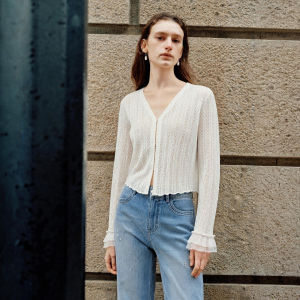Koradior | Elegant Slim Fit Short White Knit Cardigan