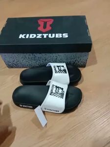Sandal Anak Laki-Laki Karet & Slipper Slide Selop Slipon Karakter Warna Hitam Usia 6-10 Tahun - KIDZTUBS101309524
