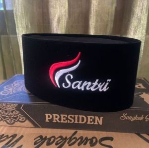 Kopiah Muslim Peci Songkok Hitam Logo Santri Gratis Bordir Nama Anak dan Pria Dewasa