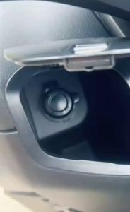 ฝาปิดช่องเก็บของ Nmax 155 2020-2022(แบบล็อค) รูปแบบสีดำ/คาร์บอนไฟเบอร์มี 2 ​​สีให้เลือก สีเข้ากับรถง่าย