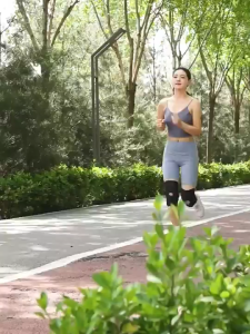 【SG In Stock】Outdoor Sports Knee Pads Summer Thin Mens and Womens Basketball Running Hiking and Other Daily Sports Knee Covers