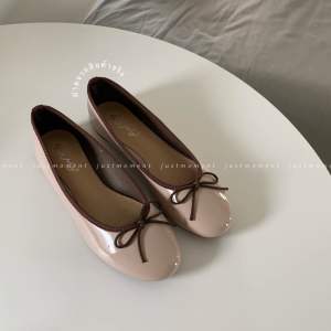 (ร้านไทย—มีพร้อมส่งค่ะ) รองเท้าทรงบัลเล่ต์ sena ballet flats 02 (ver. glossy) | justmoment