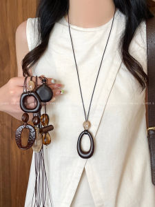 Retro Long Asymmetrical Ring Pendant Necklace Womens Ethnic Style Unique Sweater Chain High-End Feelings Fashion Jewelry