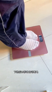 Timbangan Badan Digital USB Charge 180 KG Anti Pecah Layar LCD  Pengukuran Akurat Body Weight Scale