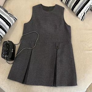 Elegant Ageless Sleeveless Dress Women plus Size Fashionable Casual High Waist Polyester Blend Autumn New Style Ladies Skirt