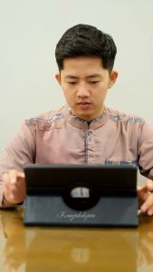 Koko Katun untuk Musim Panas: Koko Pria Dewasa Lengan Panjang Motif Yisunsin Lilac