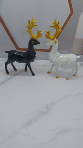 Hiasan meja aesthetic nordic patung rusa berdiri warna putih hitam