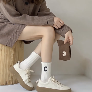 5/10Pairs Womens Long-Calf Cotton Socks Cotton Sporty Streetwear Style Anti-Odor Trendy Embroidered trendy socks