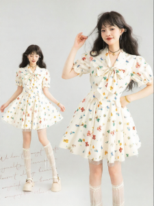 Keiko | Đầm Ngắn Tay Loe Cổ Pháp Họa Tiết Bướm Hoa