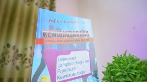 Buku Ekonomi & Kewirausahaan: Panduan Lengkap untuk Mahasiswa & Umum