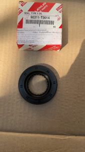 PHỚT ĐẦU CẦU SAU TOYOTA INNOVA 2012-2027 . 90311-T0014. XỊN THÁI