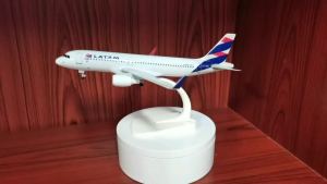 A320 Latam Airlines Chile Aircraft 20cm Metal Alloy Diecast Airplane Model Plane With Landing Gears Collection Gift Display Home