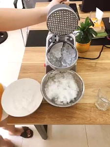 Máy Bào Đá Tuyết Mịn Đa Năng Làm Các Món Sinh Tố Đá Dầm
