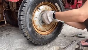 เครื่องมือถอดกลองเบรกรถสามล้อไฟฟ้า ราคาประหยัด ถอดเพลาหลังครึ่งเพลา เบรกหม้อดึงเครื่องมือบริการรักษารถจักรยานยนต์