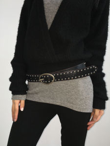 Bohemian Design Sense Simple Waist Belt for Girls with Spikes Y2K Small Crowd Matched with Dresses Jeans Trendy Leather Belt