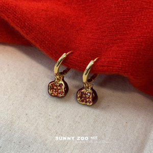 Sunny Zoo Vintage Red Pomegranate Earrings Autumn Winter Versatile Luxury Lightweight Fashion Jewelry for Women