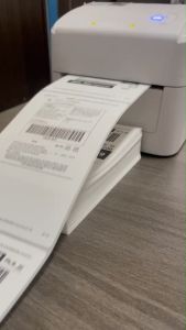 🔥คุ้มสุดๆ🔥 กระดาษสติ๊กเกอร์ความร้อน 100x150mm 500แผ่น (แบบพับ) Thermal paper ปริ้นง่าย ตัวอักษรคมชัด สติ๊กเกอร์บาร์โค้ด ลาเบล เนื้อกระดาษดี กันนำ้