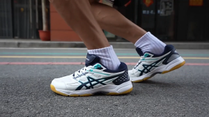 New Badminton Shoes For Men And Women Anti Slip Volleyball Shoes Men Quality Tennis Sneakers Male Tennis Footwears Breathable Ultra-light Mens and Womens Sports Shoes Durable Wear-resistant Comfortable Non-slip And Breathable
