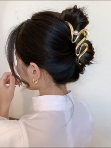 Pearl Wave Metal Hair Clip Hair Claw Silver Gold Large Korean Vintage Strong Hold Hair Claw for Women Hair Accessories