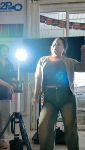 Rowel ไฟสปอตไลท์ LED ไร้สาย 20V แบบขาตั้ง ปรับสูง-ต่ำ ความสูงสุดของไฟ 10000 ลูเมน แบต 5.0Ah x 1ก้อน +1 แท่นชาร์ท รุ่น RW-PR-LT-DWL100-B/S รับประกัน 1 ปี