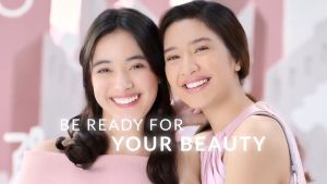 Keuntungan Kecantikan Bedak Padat PIXY 4 Full Case Kaca 9 Gr