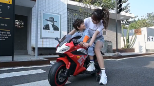 🇸🇬 [In Stock]NEW Kid Electric Motorcycle Ride On Vehicle 2-10 Years Old Boys Boys Girls Toy Car Super Large Motorcycle