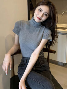 Áo Thun Cổ Cao Tay Ngắn Màu Xám Ôm Vừa Vặn Cho Nữ Mùa Hè 2025 Áo Thun Cotton Phong Cách Mới Thường Ngày Đa Năng