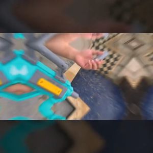 ของเล่น ปืนฉีดน้ำ อุปกรณ์ AUG ไฟฟ้า แรงดัน ความจุใหญ่ ยิงไกล 10 เมตร สำหรับ TikTok และการกุญแจการ์ตูน