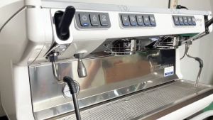 Simonelli Appia Life Volumetric Espresso Coffee Maker Machine Double Grouphead Alat Penyeduh Mesin Pembuat Kopi Espreso Volumetrik Mesin Espresso Kapasitas 12 Cangkir - Lazada