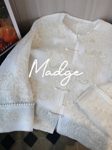 Elegant Pearl Womens Jacket New Chinese Style Buttoned Embroidery Spring Fashion Sweet round Neck Long Sleeve All Seasons