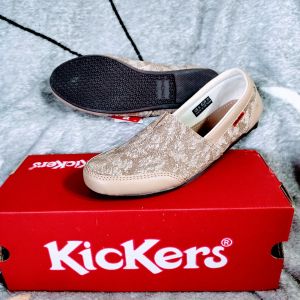 Sepatu wanita Flatshoes Kickers