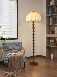 French Style Mid-Ancient Living Room Floor Lamp Nanyang Retro Quiet Wind Fancy Sofa Bedroom Decorative Vertical Table Lamp