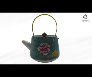 珐琅彩牡丹花提梁茶壶 Enamel-colored Blue Peony Flower Teapot With a Lift Handle