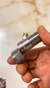 CHÂN SEN INOX 304 XOAY 360° – PHỤ KIỆN LẮP ĐẶT VÒI SEN NÓNG LẠNH CHỊU LỰC TỐT BỀN BỈ