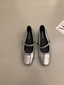 Retro Retro One-Word BUCKLE รองเท้าผู้หญิง 2024 สไตล์ใหม่ชุดราตรีลมภายในเพิ่มความสูงเสือดาวพิมพ์รองเท้าเดียว