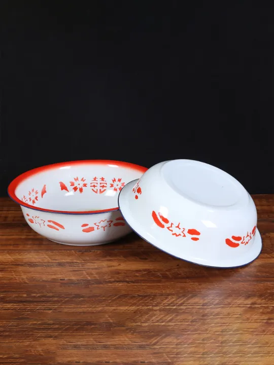 Retro%20Style%20Enamel%20Basin%20for%20Washing%20Face%20And%20Vegetables%20Wedding%20Celebration%20Red%20with%20Floral%20Edges%20And%20Happiness%20Characteristic%20-%20Image%205
