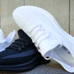 Tsion มาใหม่แนะนำ รองเท้าผู้ชาย เรียบๆแต่งตัวง่าย รองเท้าผ้าใบ เลือก 2 สี โทนสีขาว ดูดีไม่ไหว