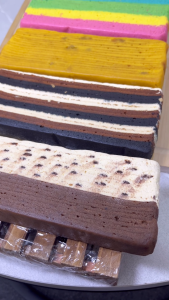 KEK LAPIS SUPERMOIST BABYZ (KURANG MANIS TIADA GULA)